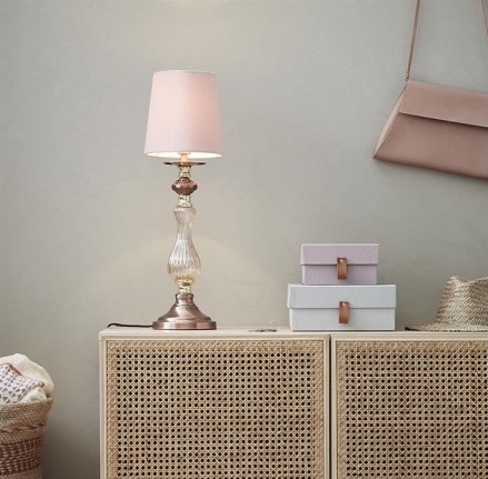 Stylowa lampa stołowa z różowym abażurem Heritage marki Markslojd