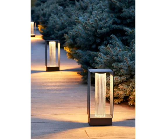 Zewnętrzna lampa stojąca FRAME FRA_4055X Estiluz