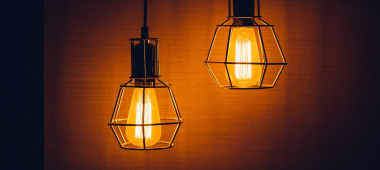 Kultowa druciana lampa - czyli poznaj kolejny hit oświetleniowy